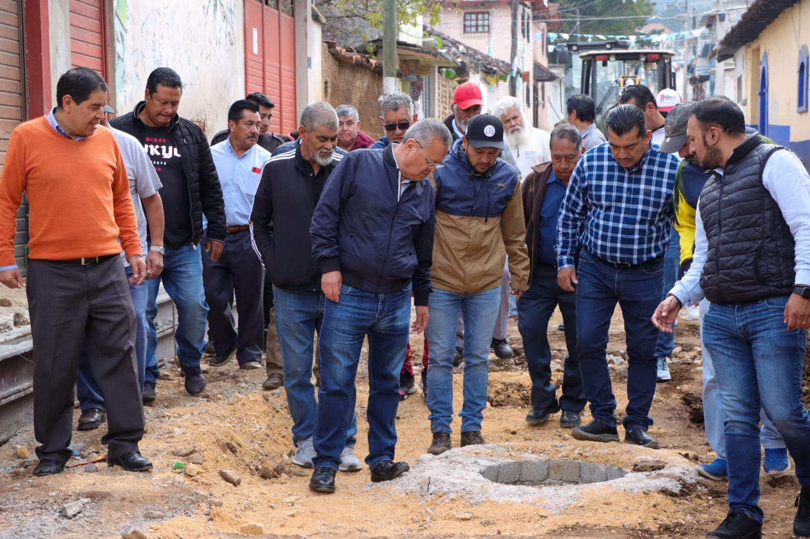 ALCALDE MDO RECORRE Y SUPERVISA OBRAS EN EJECUCIÓN. – H. Ayuntamiento de San Cristóbal de Las Casas
